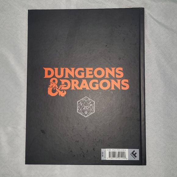 Dungeons & Dragons Annual 2022 Book - Picture 4 of 4